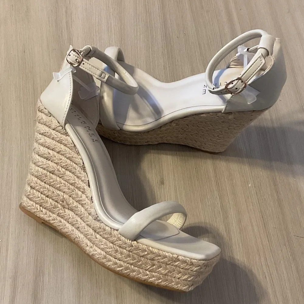 Journee Collection Olesia Women's Ivory Heeled Sandals